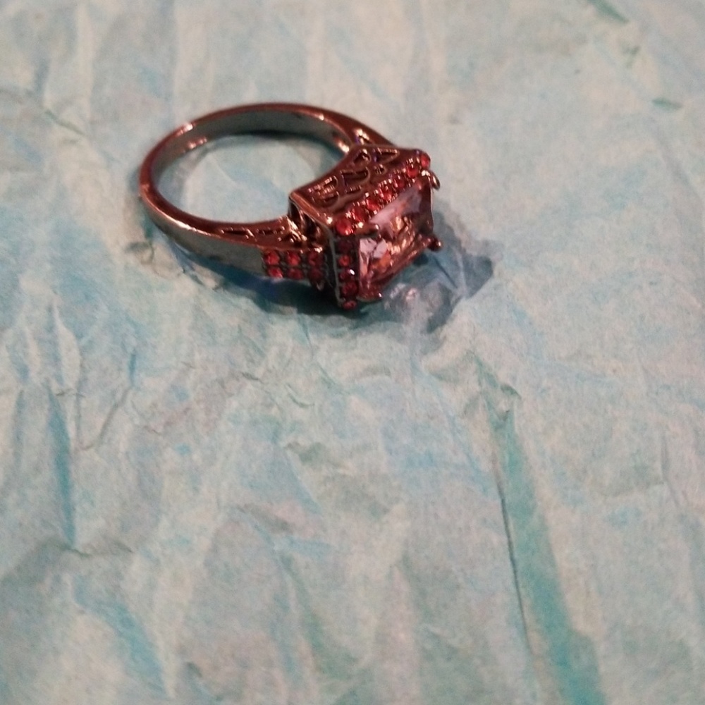 Ring - Picture 2 of 5